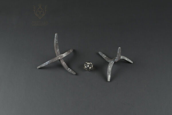 two d4 for dnd caltrop style